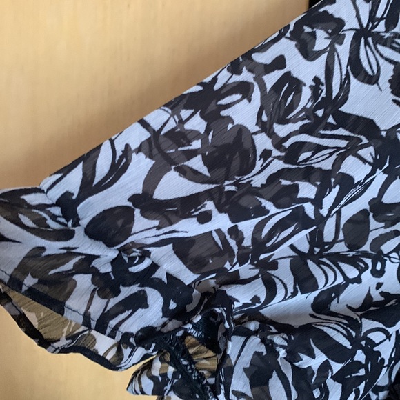 Beautiful Black &Grey Dress - Picture 4 of 12